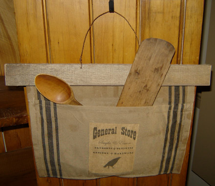 MO155 General Store Pocket Holder-